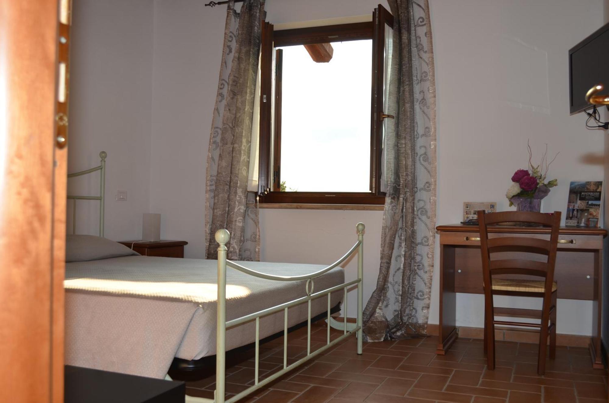 Agriturismo Casale Contessa Montebuono  Buitenkant foto